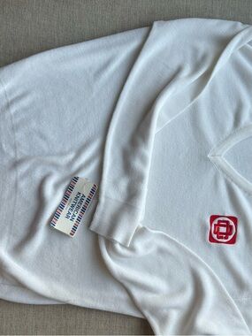 Source Unknown White Men’s Sweater with Red Logo